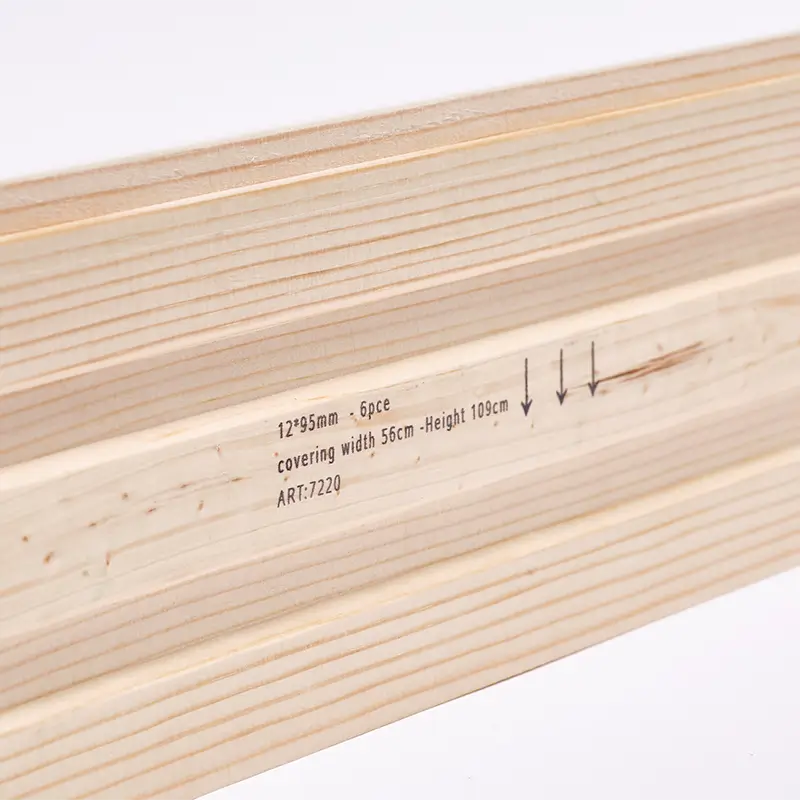 Kennzeichnung Produktionsdaten auf Holzpaneel 