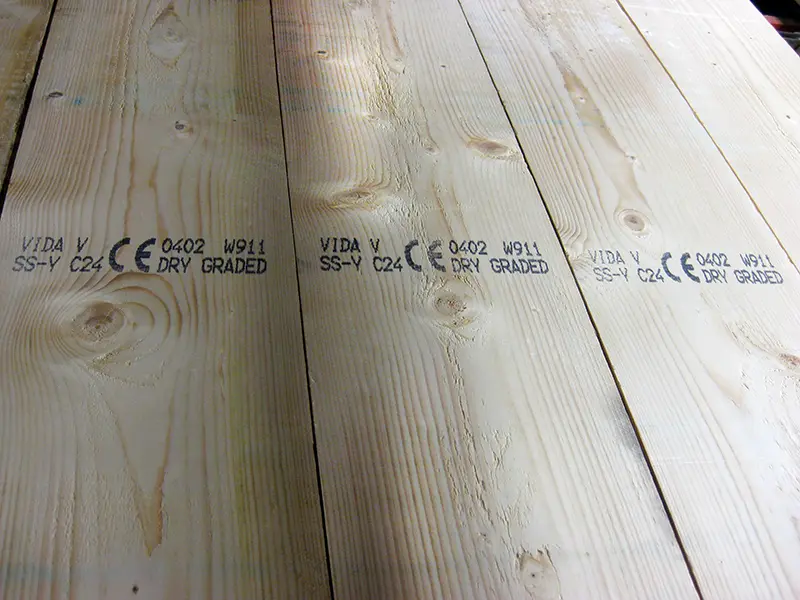 Sortierungskennzeichnung auf Bauholz